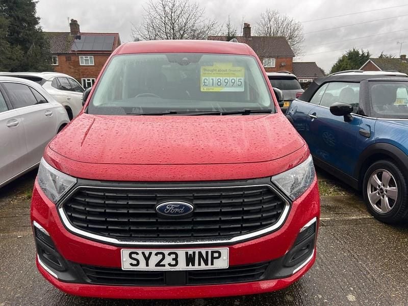 Used Ford Grand Tourneo Connect Titanium 2023 Red MPV