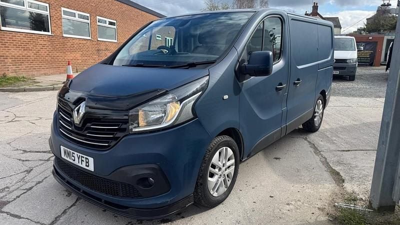 Usado Renault Trafic 2015 Prateado Monovolume
