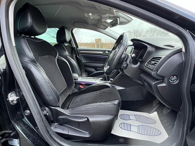 Used Renault Mégane IV Dynamique 110 HP (80 kW) 2016 Black Hatchback