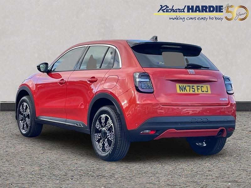 New Fiat 600 S 99 HP (72 kW) 2025 Orange SUV