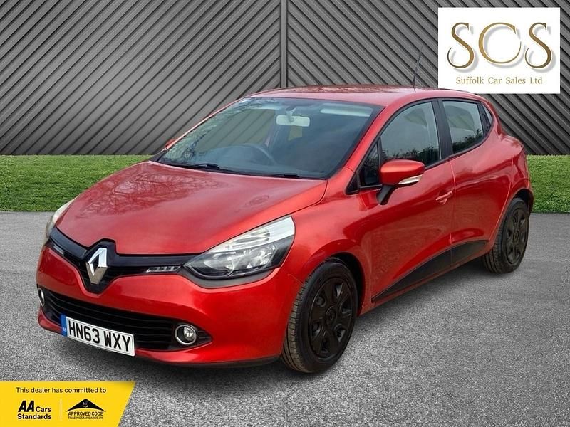 Used Renault Clio IV Expression+ 90 HP (66 kW) 2013 Red Hatchback