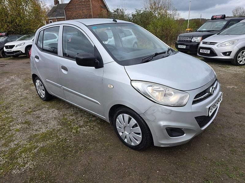 Silver Used 2013 Hyundai i10 Classic Hatchback | £2,100 (Fair price) - Image 1/4