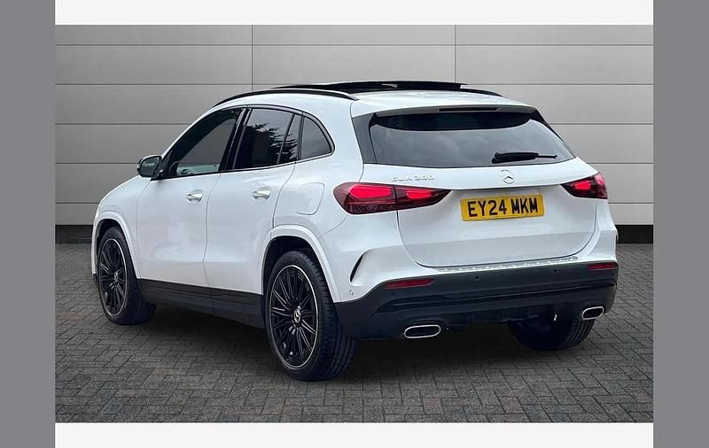Used Mercedes GLA200 Exclusive 161 HP (118 kW) 2024 White SUV