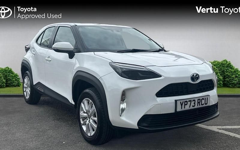 Used 2025 Toyota Yaris Hybrid Estate | £20,425 (Super price) - Image 1/4