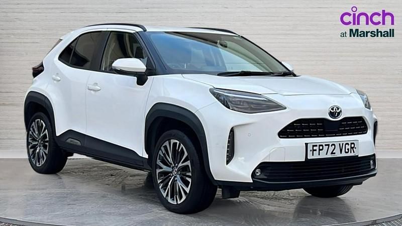 Used Toyota Yaris Hybrid 116 HP (85 kW) 2023 White Hatchback