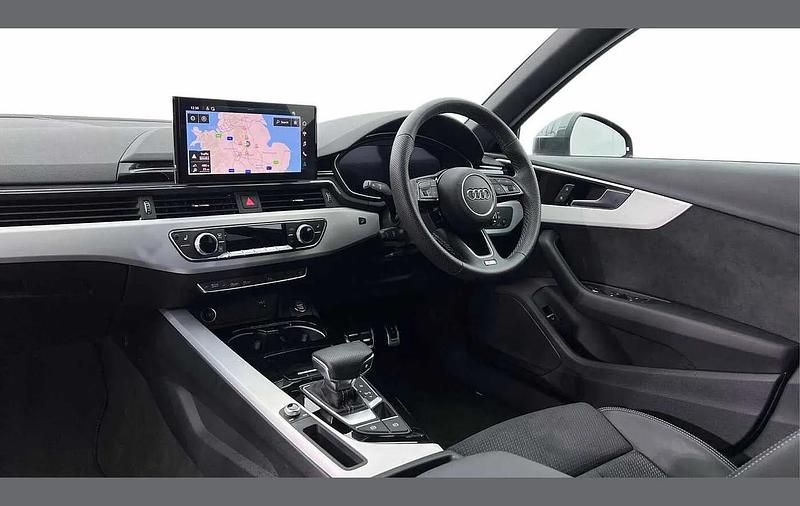 Used Audi A4 S-Line 200 HP (147 kW) 2023 Grey Estate