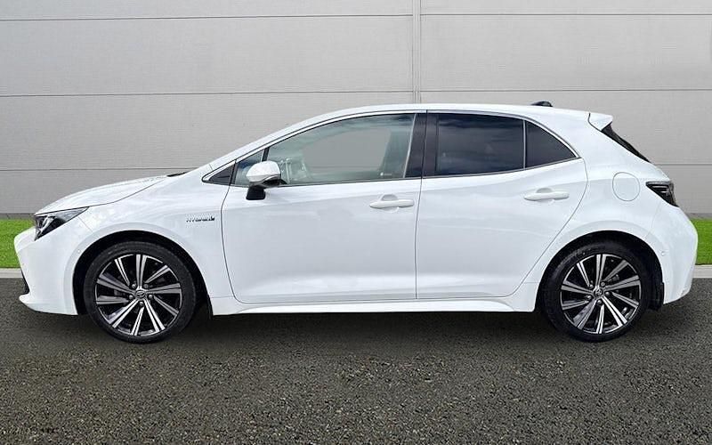 Used Toyota Corolla Design 122 HP (89 kW) 2022 Hatchback