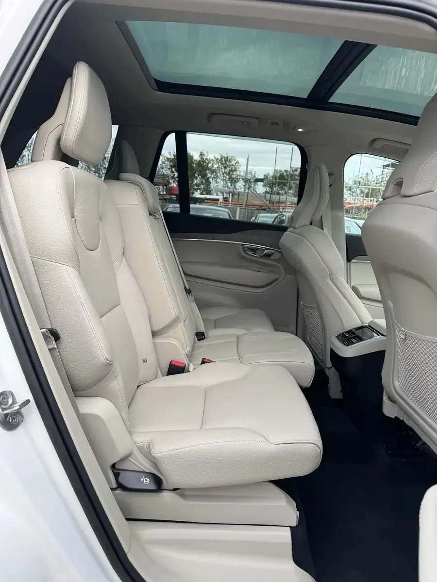 Used Volvo XC90 Plus 250 HP (183 kW) 2023 White SUV