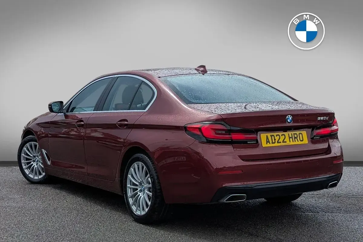 Used BMW 520 Sport Line 187 HP (137 kW) 2022 Red