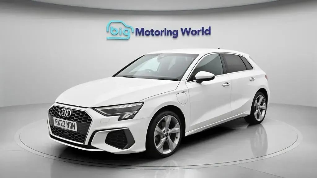 Used Audi A3 Sportback S-Line 204 HP (150 kW) 2023 White Hatchback