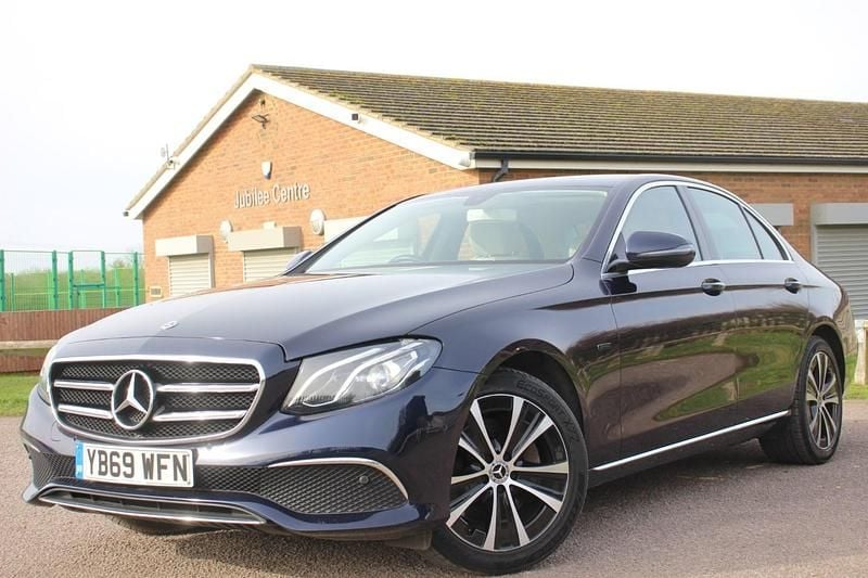Used Mercedes E300 SE 2019 Blue Sedan