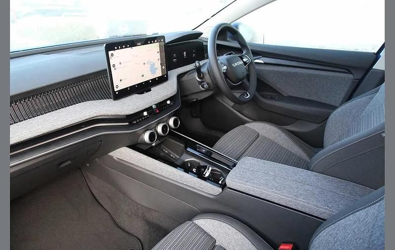 New Skoda Superb SE Technology 147 HP (108 kW) 2025 Blue Estate