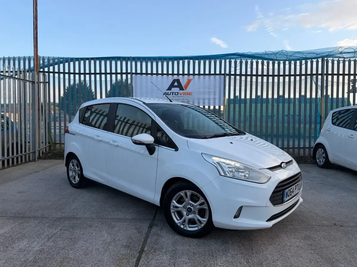 Usado Ford B-MAX Zetec 2015 Branco Monovolume
