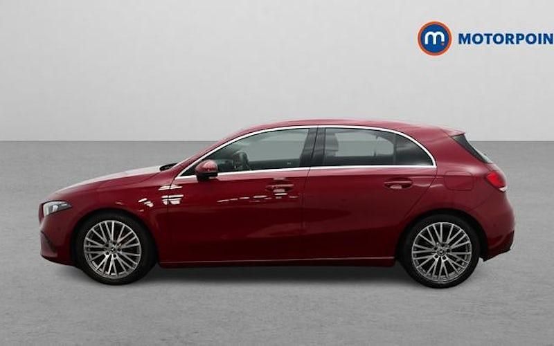 Used Mercedes A180 Executive 136 HP (100 kW) 2022 Red Hatchback