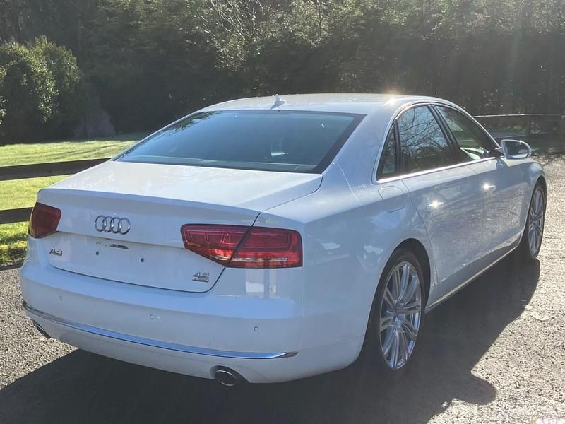 Used Audi A8 372 HP (273 kW) 2011 White Sedan