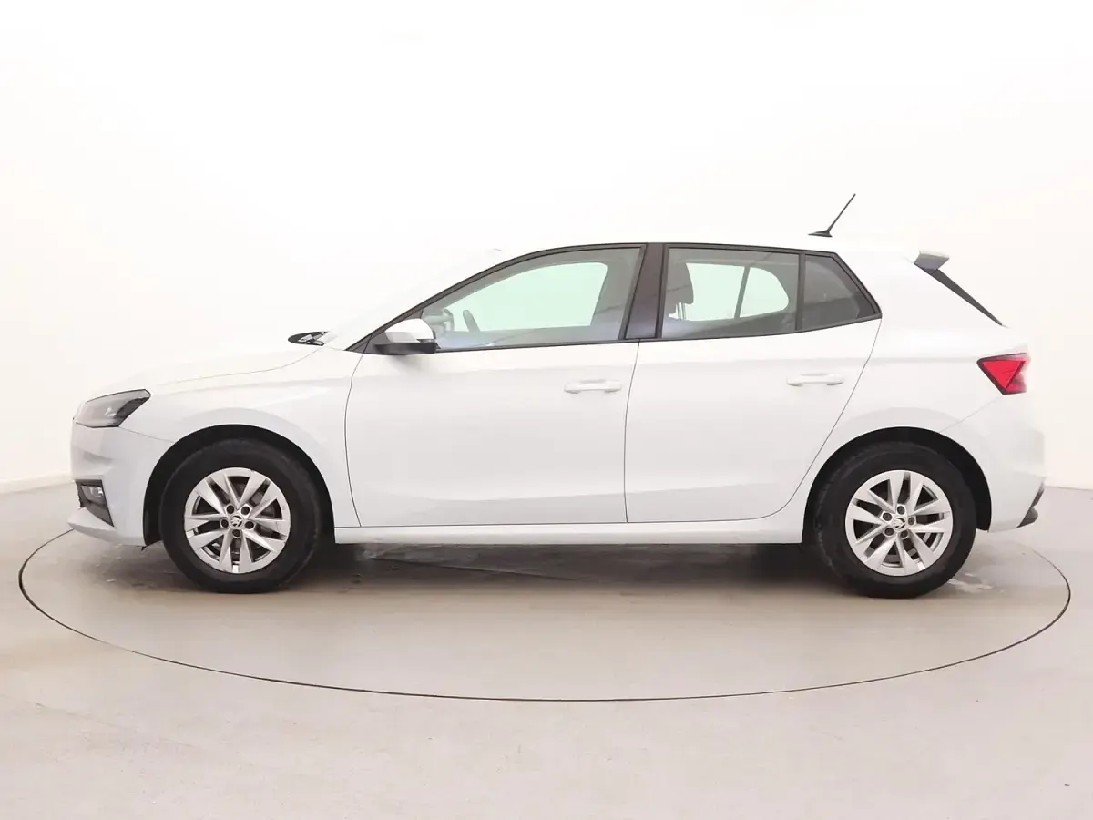 Used Skoda Fabia Comfort 2023 White Hatchback