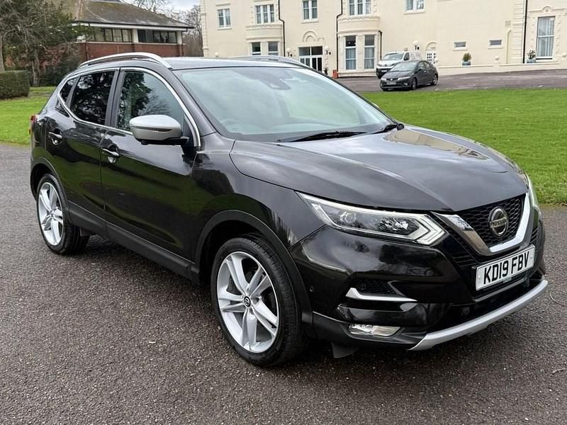 Used Nissan Qashqai N-Motion 140 HP (102 kW) 2019 Black SUV