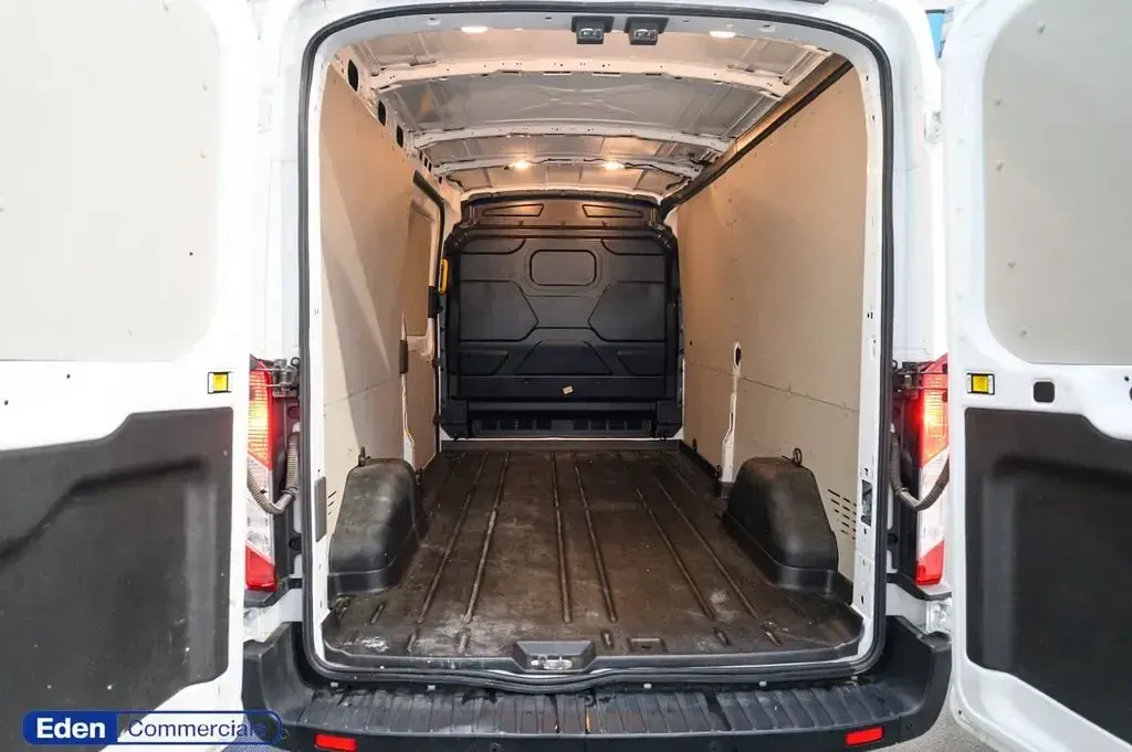 Used Ford Transit 165 HP (121 kW) 2024 White Van