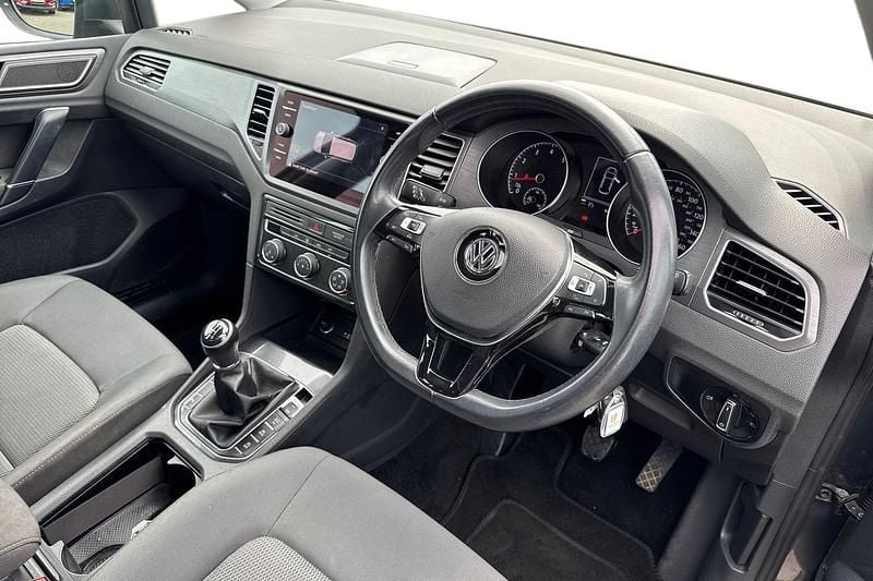 Used VW Golf Sportsvan SE 131 HP (96 kW) 2018 Grey MPV