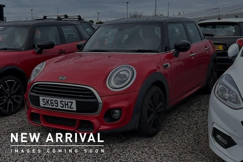 Used Mini Cooper Hatch 134 HP (98 kW) 2019 Red Hatchback