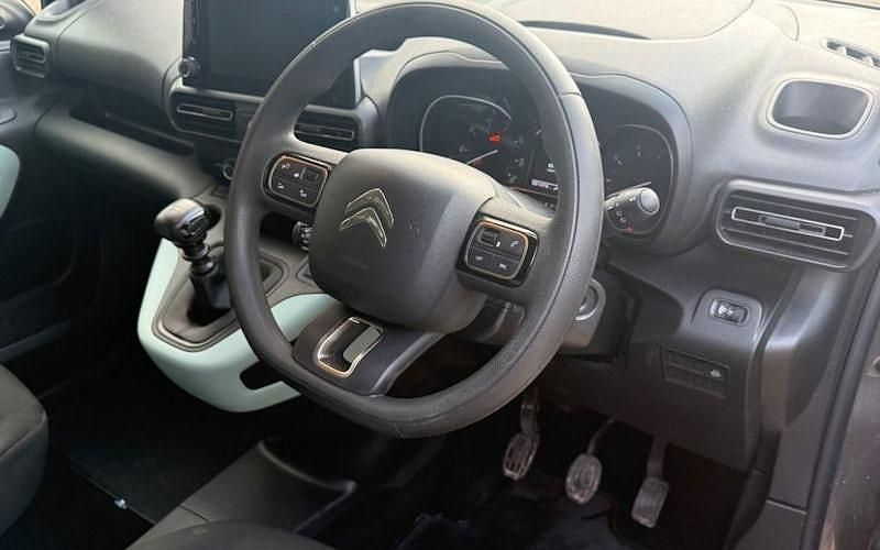 Used Citroën Berlingo Feel 110 HP (80 kW) 2022 Grey MPV