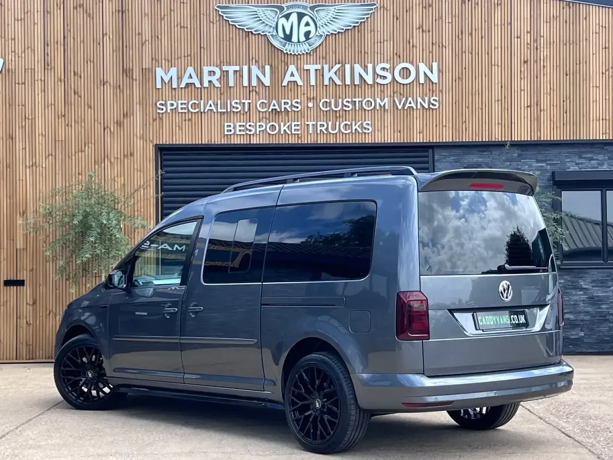 Used VW Caddy Maxi Life 150 HP (110 kW) 2019 Grey MPV
