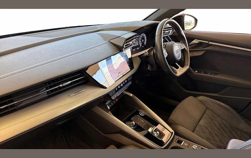 Usado Audi A3 Comfort 150 HP (110 kW) 2022 Azul Sedan