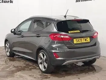 Usado Ford Fiesta Active X 140 HP (102 kW) 2019 Cinzento Citadino