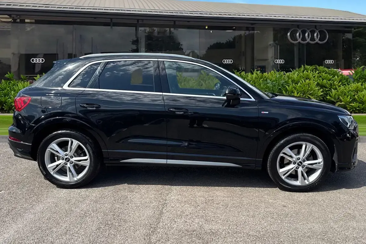 Used Audi Q3 S-Line 150 HP (110 kW) 2024 Black SUV