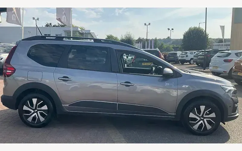 Used Dacia Jogger Expression 141 HP (103 kW) 2025 MPV