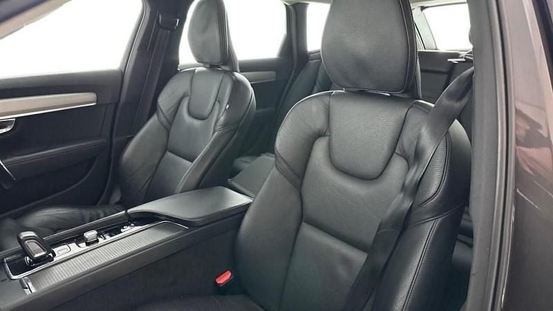 Used Volvo V90 Momentum 200 HP (147 kW) 2021 Grey Estate