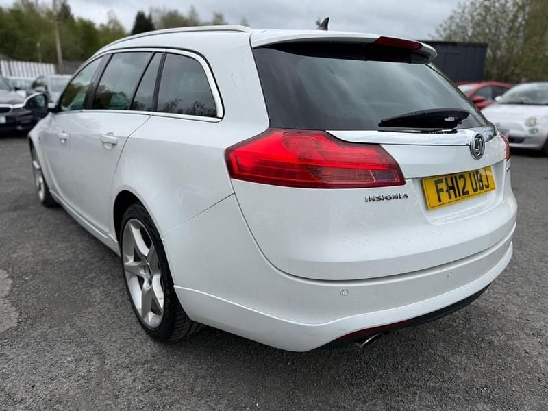 Used Vauxhall Insignia SRi 160 HP (117 kW) 2012 White Estate