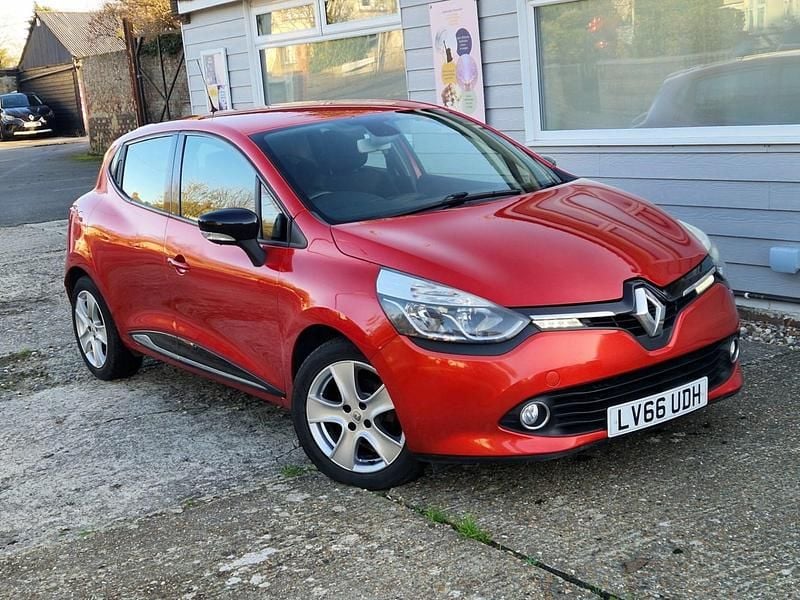 Red Used 2016 Renault Clio IV Dynamique Hatchback | £2,995 (Super price) - Image 1/4