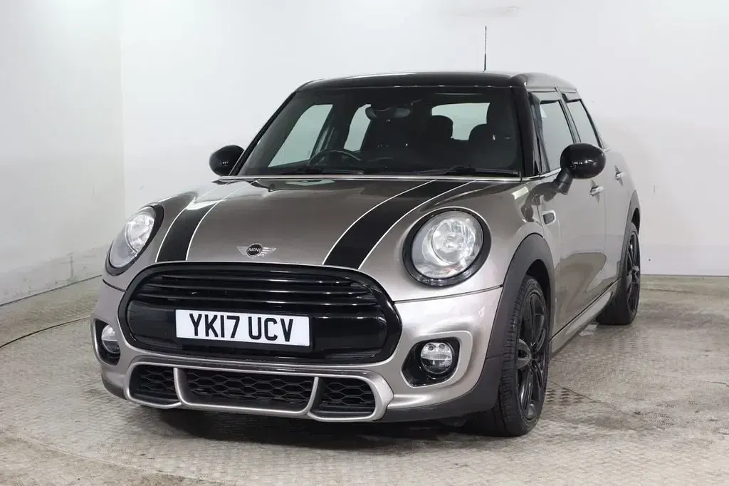 Used Mini Cooper Hatch 136 HP (100 kW) 2017 Silver Hatchback
