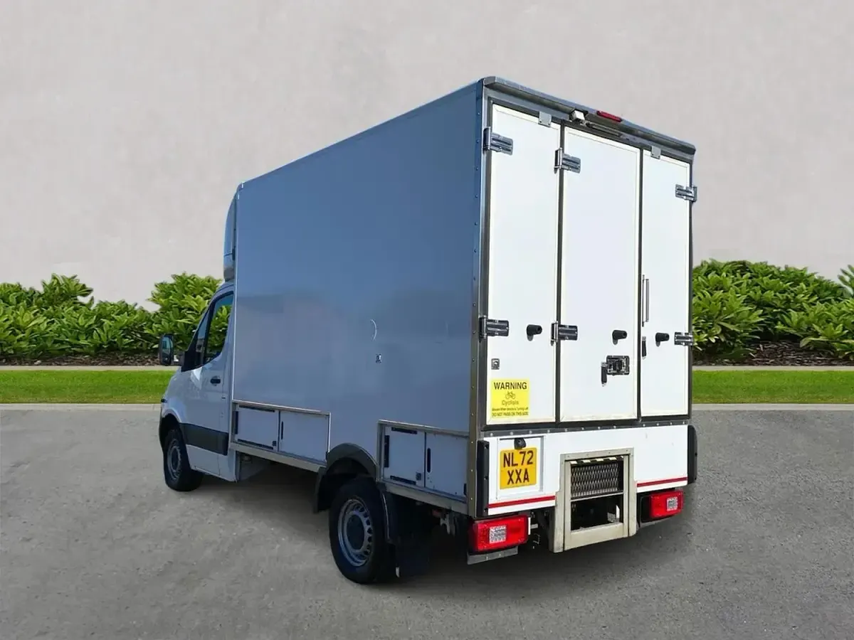 Begagnad Mercedes Sprinter Progressive 2023 Vit Van