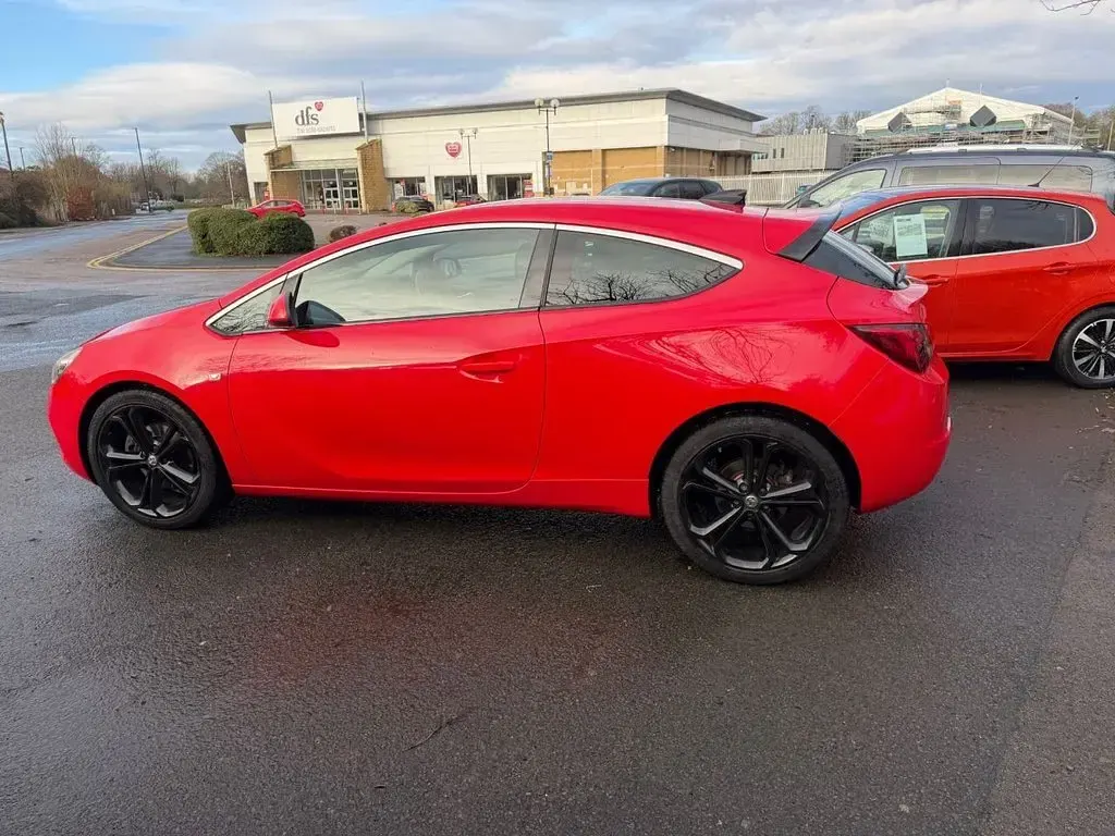 Used Vauxhall Astra GTC Edition 120 HP (88 kW) 2016 Red Hatchback
