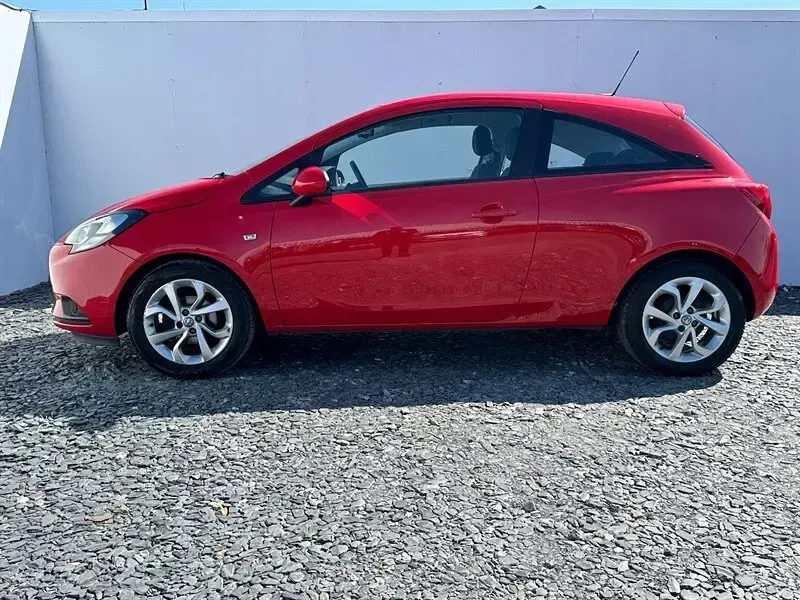 Used Vauxhall Corsa 75 HP (55 kW) 2018 Red Hatchback