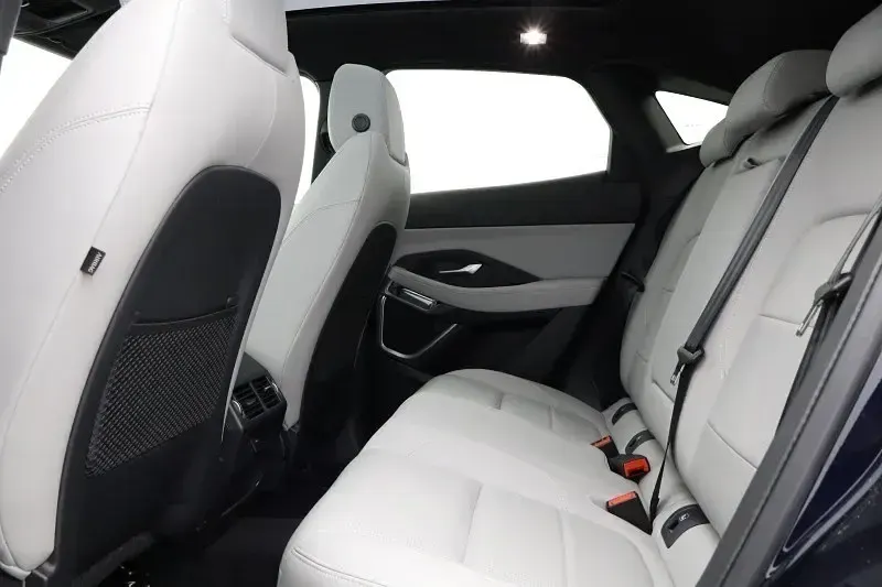 Usado Jaguar E-Pace R-Dynamic 201 HP (147 kW) 2024 Azul SUV