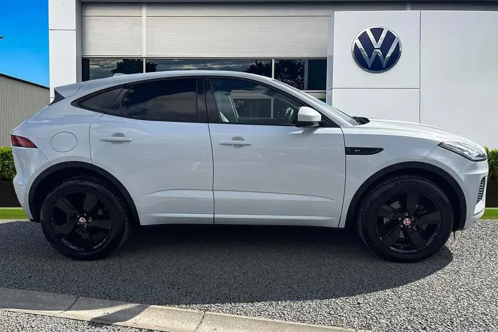 Used Jaguar E-Pace R-Dynamic 180 HP (132 kW) 2018 White SUV