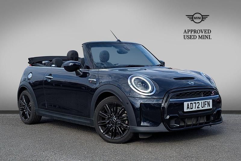 Black Used 2022 Mini Cooper S Exclusive Hatchback | £23,049 (Fair price) - Image 1/4