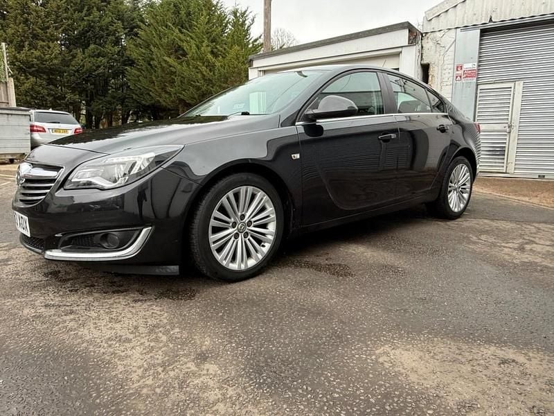 Used Vauxhall Insignia Design Edition 163 HP (119 kW) 2013 Black Hatchback