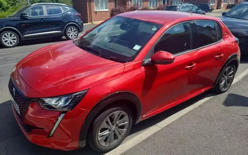 Used Peugeot e-208 Allure Premium 100 kW (136 HP) 2021 Hatchback