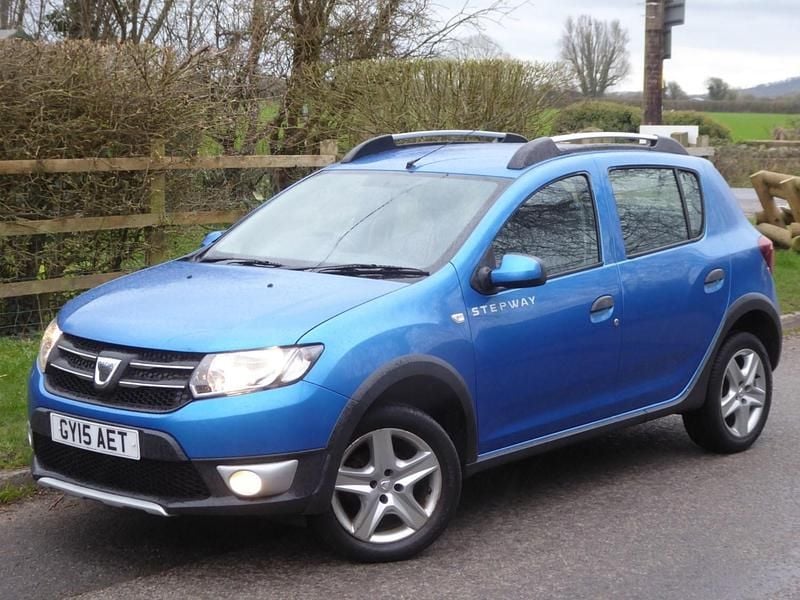 Used Dacia Sandero Lauréate 2015 Blue Hatchback