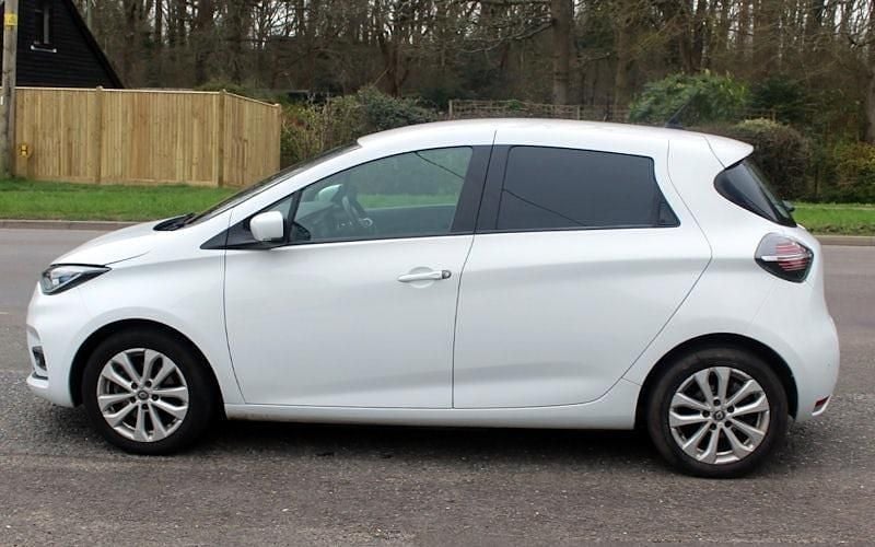 Used Renault Zoe Business 80 kW (109 HP) 2021 White Hatchback