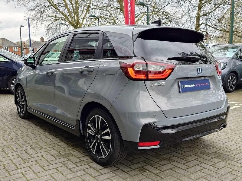 Używany Honda Jazz Advance 122 KM (89 kW) 2026 Szary Hatchback