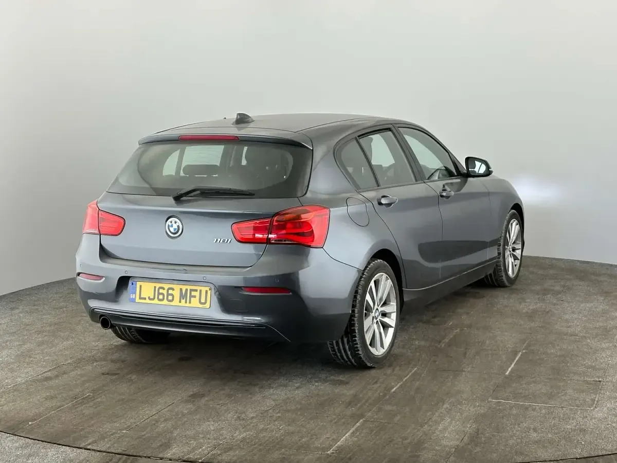 Used BMW 118 Sport Line 136 HP (100 kW) 2017 Grey Hatchback