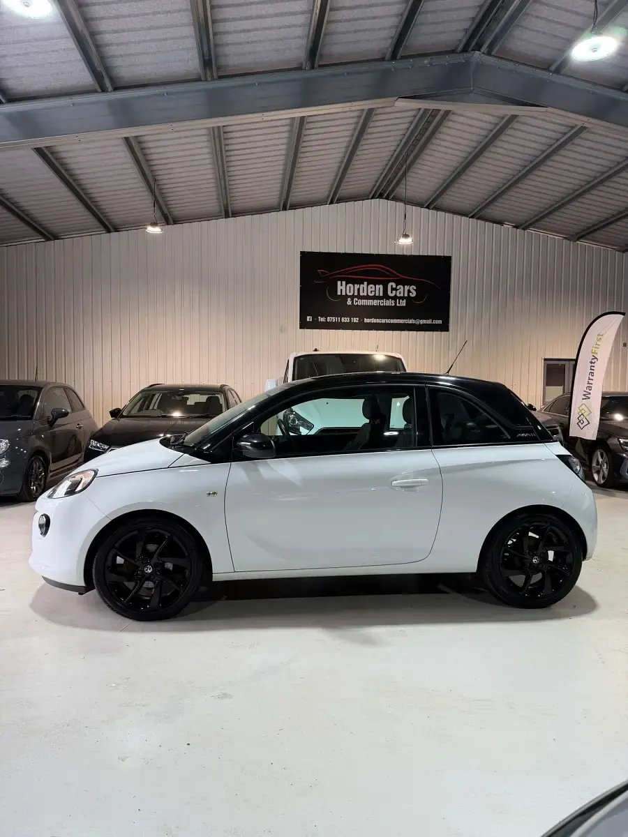 Used Vauxhall Adam 70 HP (51 kW) 2017 White Hatchback