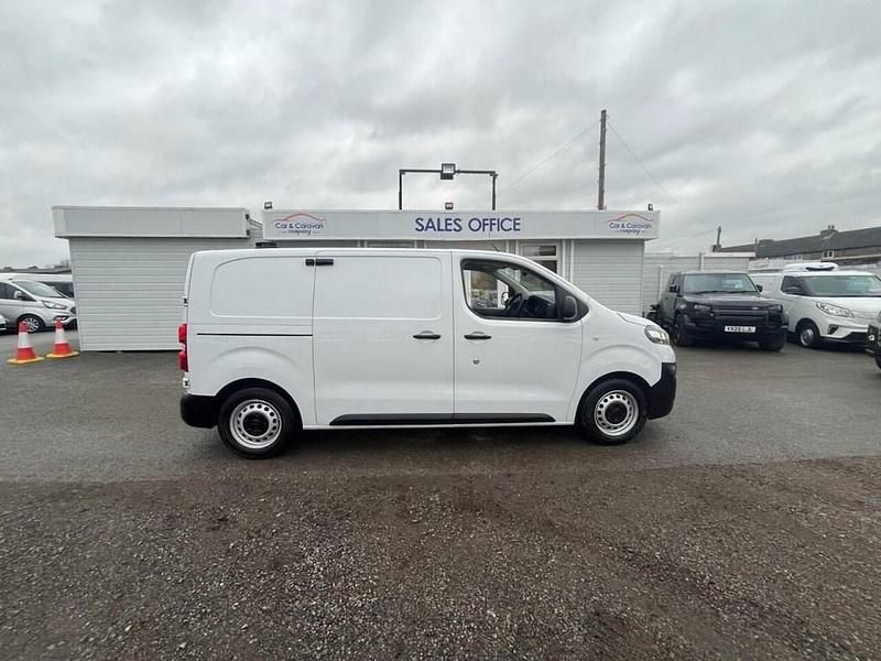 Used Vauxhall Vivaro S 2022 White MPV