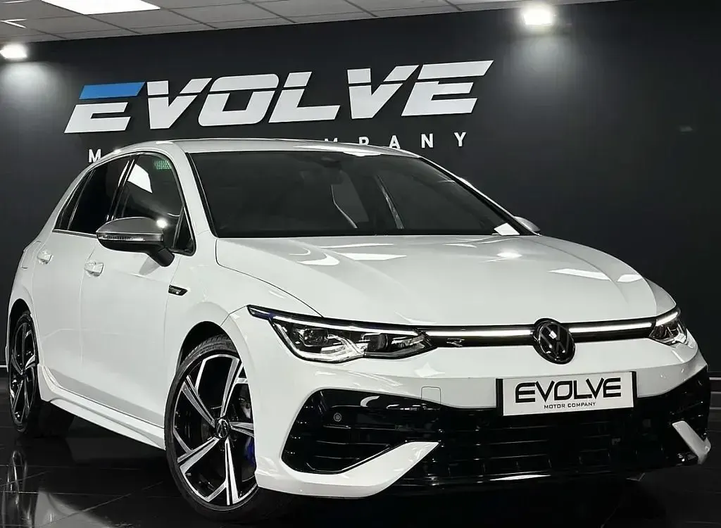 Usado VW Golf VIII R 320 HP (235 kW) 2023 Branco Citadino