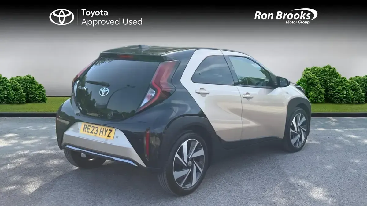 Used Toyota Aygo X 72 HP (52 kW) 2023 Beige SUV